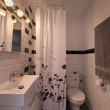 Nice In Center Apartment *